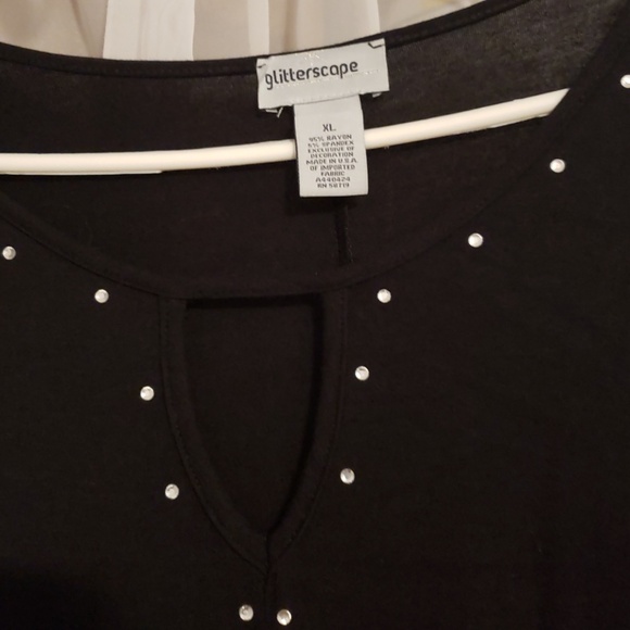 Top - Picture 2 of 3